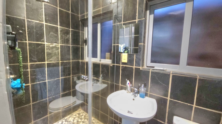 6 Bedroom Property for Sale in Kosmos Ridge North West